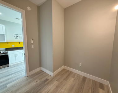 641 East 28th Street - Photo Thumbnail 7