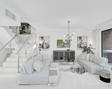 3040 N Ocean Boulevard - Photo Thumbnail 5