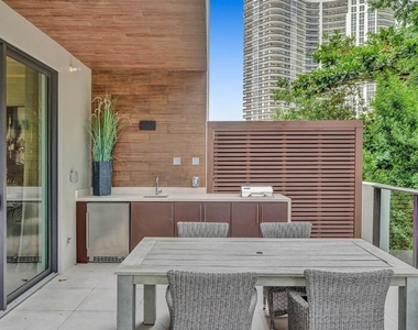 3040 N Ocean Boulevard - Photo Thumbnail 17