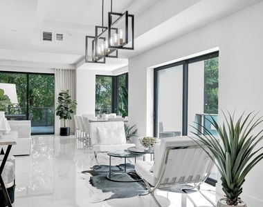 3040 N Ocean Boulevard - Photo Thumbnail 2