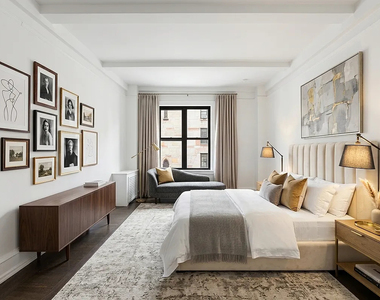 West 55th Street - Photo Thumbnail 2