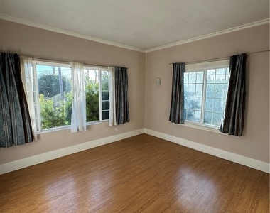 1327 S Longwood Avenue - Photo Thumbnail 10
