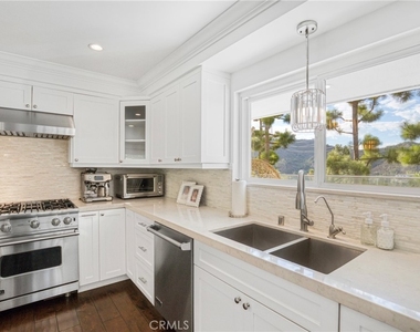 2461 Allanjay Place - Photo Thumbnail 10