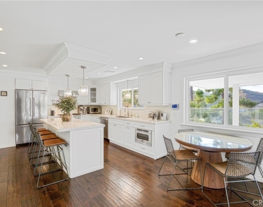 2461 Allanjay Place - Photo Thumbnail 8