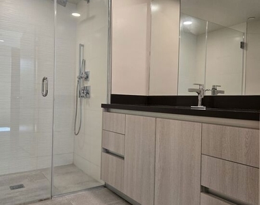 740 S Ridgeley Drive - Photo Thumbnail 9