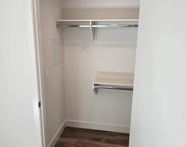 740 S Ridgeley Drive - Photo Thumbnail 13