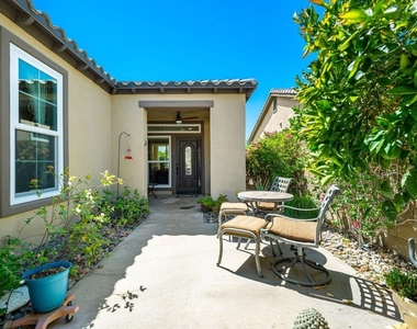 60661 Juniper Lane - Photo Thumbnail 4