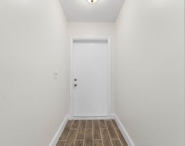 2567 Dudley Drive W - Photo Thumbnail 3
