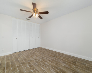 2567 Dudley Drive W - Photo Thumbnail 23