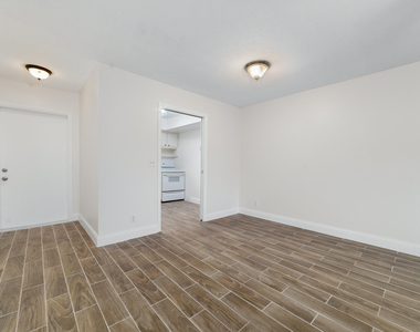 2567 Dudley Drive W - Photo Thumbnail 4