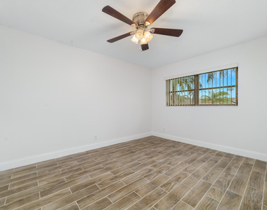 2567 Dudley Drive W - Photo Thumbnail 22