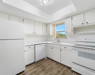 2567 Dudley Drive W - Photo Thumbnail 12