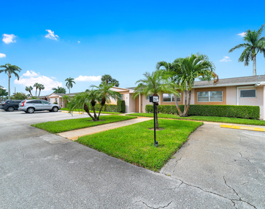 2567 Dudley Drive W - Photo Thumbnail 2