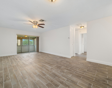 2567 Dudley Drive W - Photo Thumbnail 7