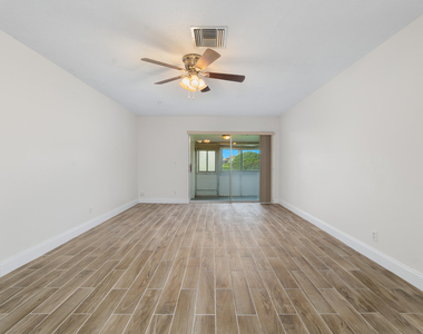 2567 Dudley Drive W - Photo Thumbnail 8