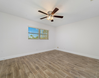 2567 Dudley Drive W - Photo Thumbnail 17