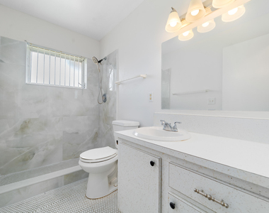 2567 Dudley Drive W - Photo Thumbnail 21