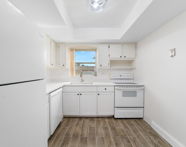 2567 Dudley Drive W - Photo Thumbnail 11
