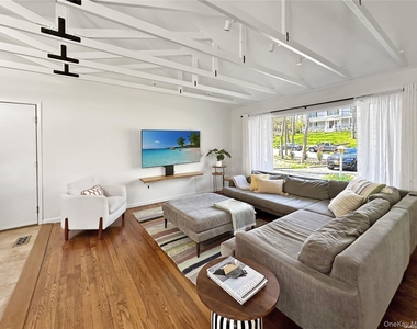 126 Overhill Road - Photo Thumbnail 2
