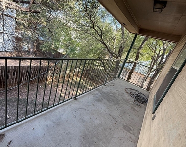 2907 Whisper Oaks Ln - Photo Thumbnail 13