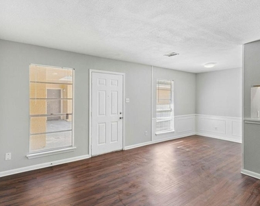 932 7th Avenue N - Photo Thumbnail 5
