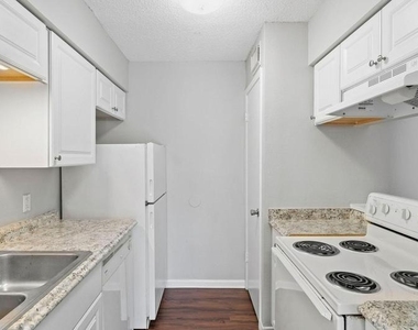 932 7th Avenue N - Photo Thumbnail 1