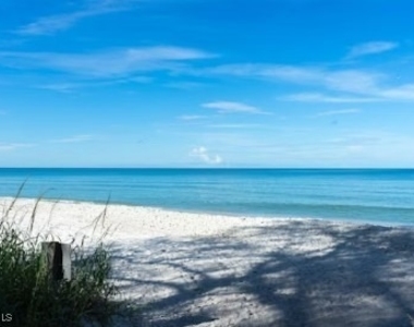 213 Bay Meadows Drive - Photo Thumbnail 49