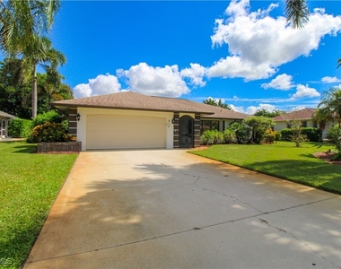 213 Bay Meadows Drive - Photo Thumbnail 5