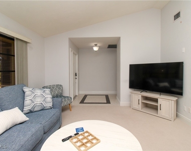 213 Bay Meadows Drive - Photo Thumbnail 13