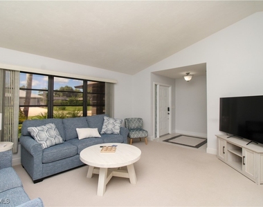 213 Bay Meadows Drive - Photo Thumbnail 12