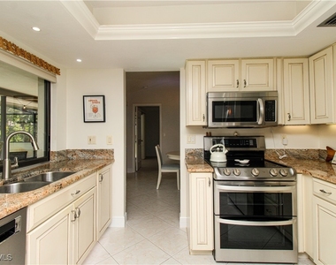 213 Bay Meadows Drive - Photo Thumbnail 19