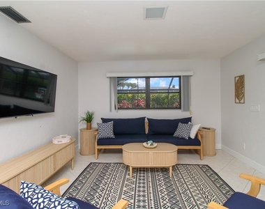 213 Bay Meadows Drive - Photo Thumbnail 24
