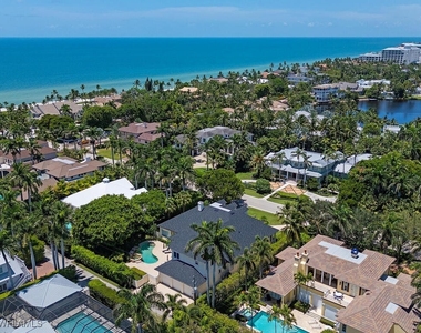 194 4th Avenue N - Photo Thumbnail 3