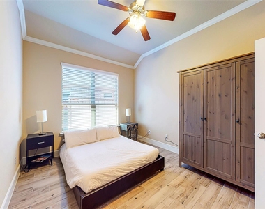 151 W Wading Pond Circle - Photo Thumbnail 8