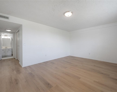 4681 1st Street Ne - Photo Thumbnail 7