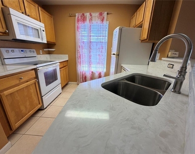 9165 Lee Vista Boulevard - Photo Thumbnail 30