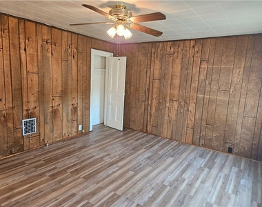 2212 Cronemeyer St - Photo Thumbnail 23