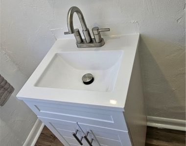 2212 Cronemeyer St - Photo Thumbnail 42