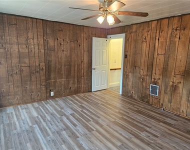 2212 Cronemeyer St - Photo Thumbnail 24