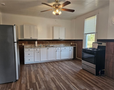2212 Cronemeyer St - Photo Thumbnail 1