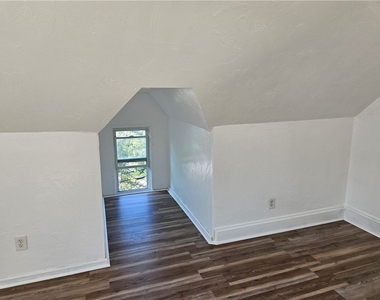 2212 Cronemeyer St - Photo Thumbnail 46