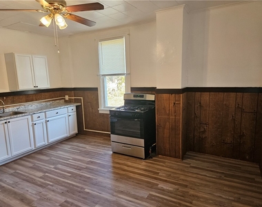 2212 Cronemeyer St - Photo Thumbnail 4