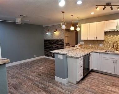 4300 N Lamont Street - Photo Thumbnail 8