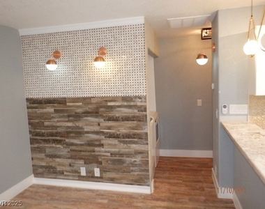 4300 N Lamont Street - Photo Thumbnail 33