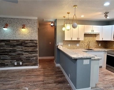4300 N Lamont Street - Photo Thumbnail 2