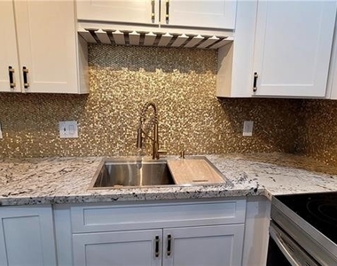 4300 N Lamont Street - Photo Thumbnail 9