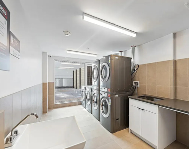333 Linden Boulevard - Photo Thumbnail 9