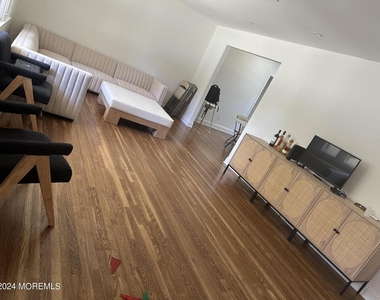 11 Deborah Place - Photo Thumbnail 2