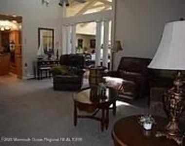 470 Monmouth Place - Photo Thumbnail 7