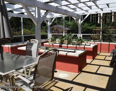 470 Monmouth Place - Photo Thumbnail 12